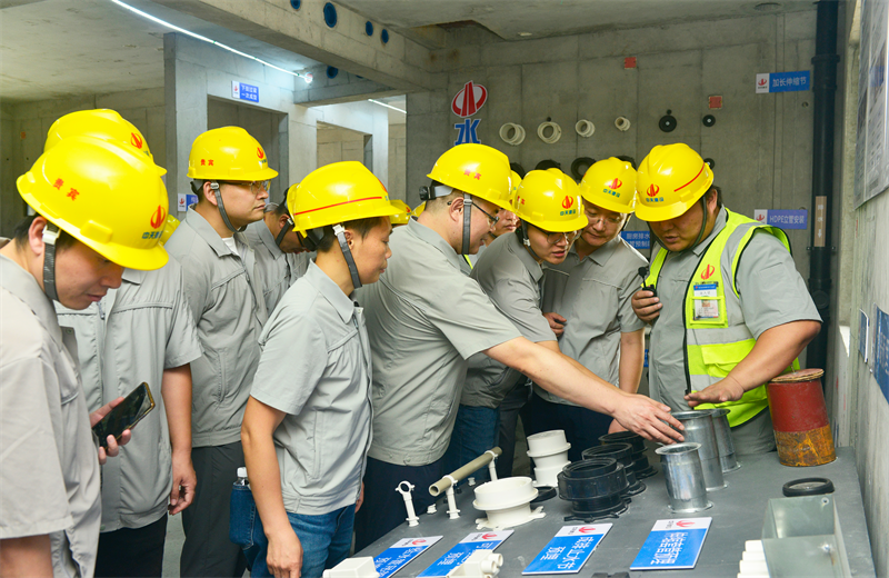 为进一步推进优质客户高效履约，提升交付品质、达成客户满意，2025年6月25日，918博天堂建设集团在上海组织召开2025年越秀地产、华润置业客户履约推进会。